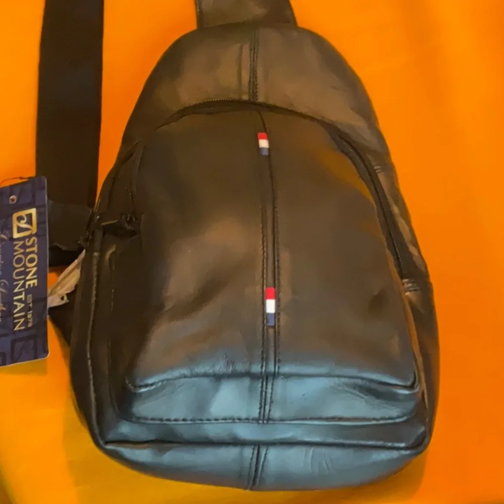 Stone Mountain Genuine Leather Black Sling Crossbody Bag, NWT - Picture 5 of 16